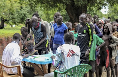 An MSF mobile clinic brings life-saving medical care to Lukurunyarg after flooding made the roads impassable.