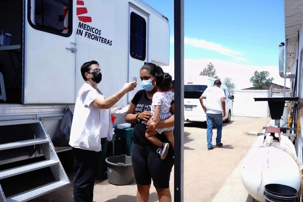 MSF provides assistance to people who have tried to enter the United States and were deported to Mexico. Many of them arrive with swollen feet, fractures or dehydrated.