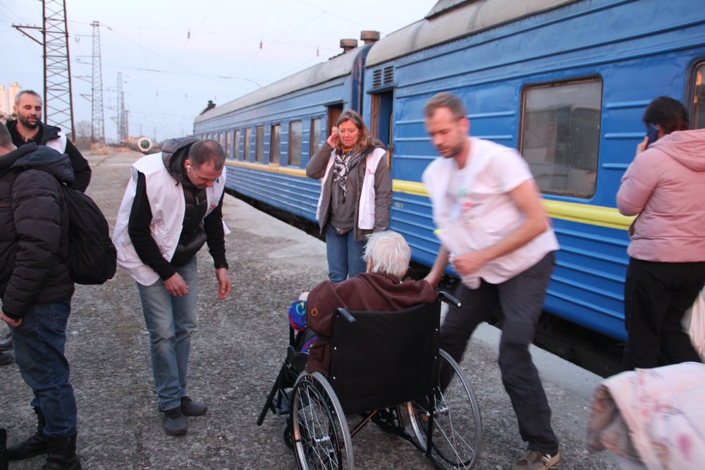MSF’s medical train referral in Ukraine. (April 2022).