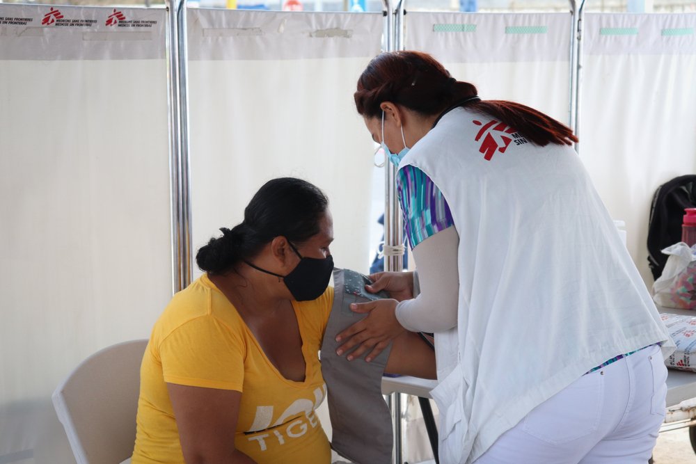 MSF provides primary health and mental health services, as well as support in providing clean water for the population in the Plaza de la Republica.